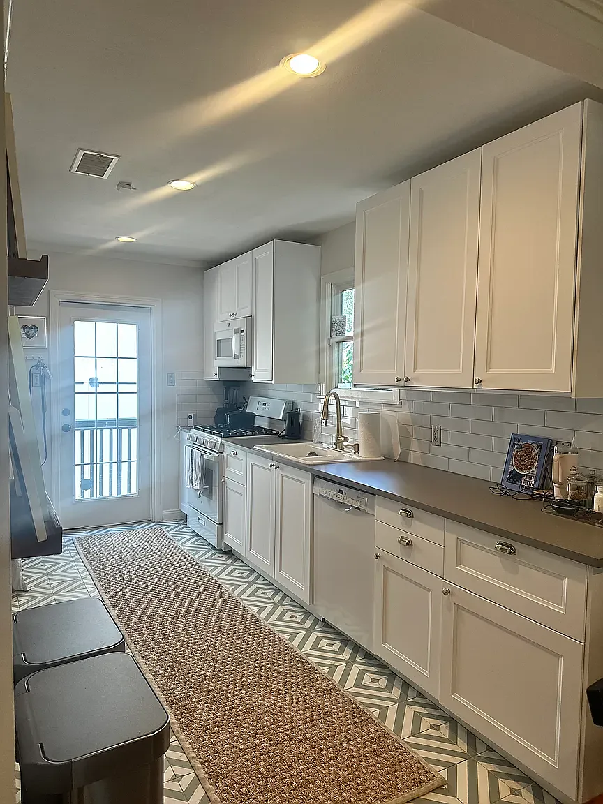 2 bed, 925 sqft, $2,550 — Photo 2