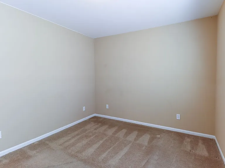 613 Bear Valley Ct — Photo 11