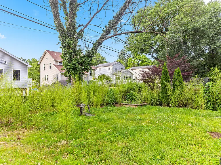 740 Overbrook Rd — Photo 37
