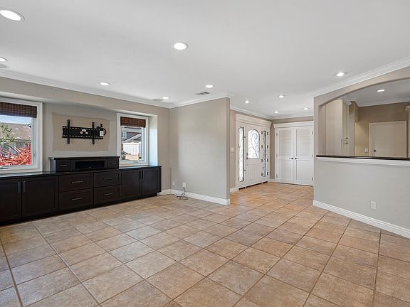 5th image of 8709 El Costa Cir