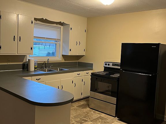 2nd image of 236 Jenkins Ave