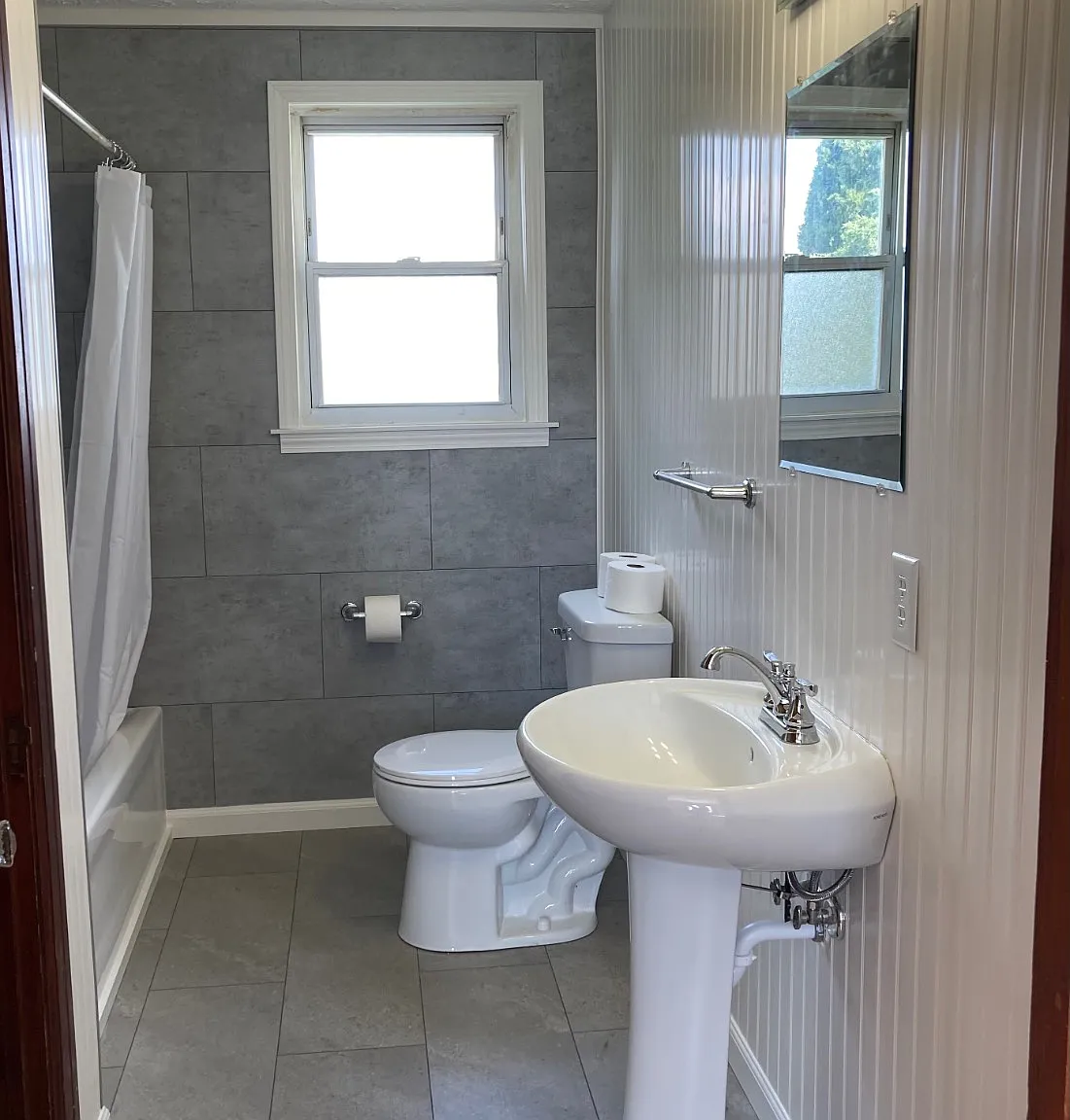 3 bed, 1.5 bath, $1,225 — Photo 2