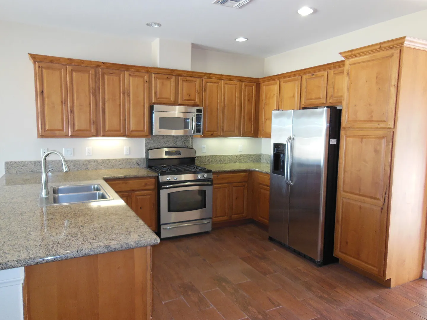 Swamp Cooler, Central AC and Tile Throughout! — Photo 3