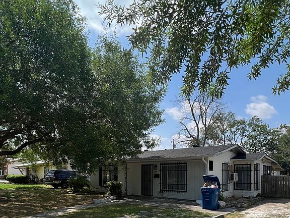 2nd image of 906 GLAMIS AVE