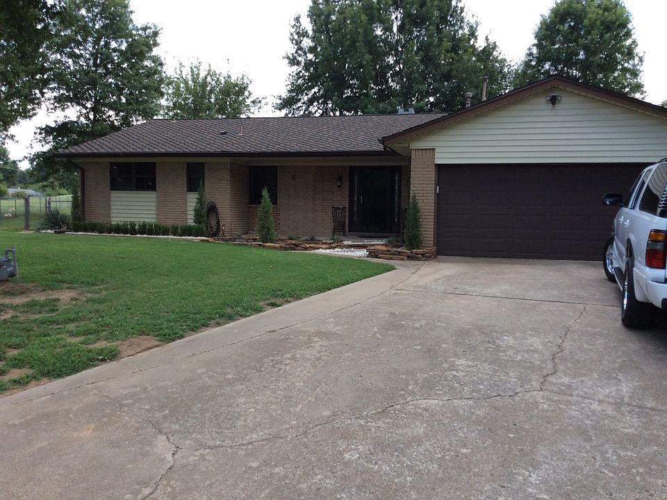 2nd image of 506 Goodwin Dr