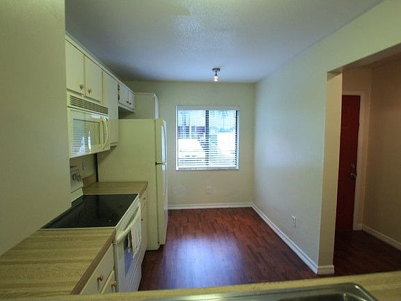 4th image of 204 Sandlewood Trl Unit 3