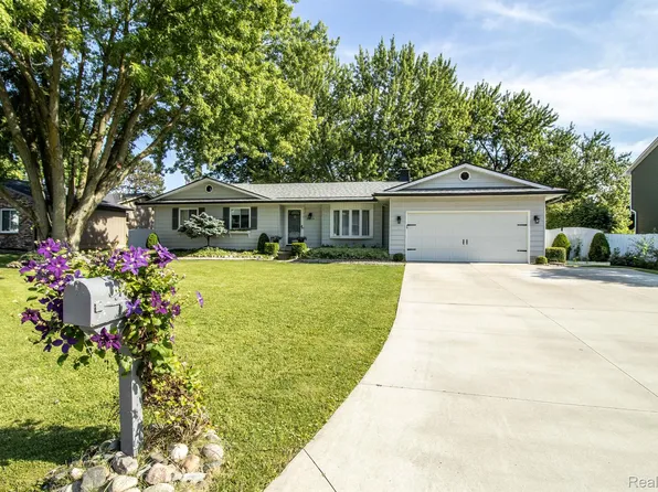 8404 Bellechasse Ct, Davison, MI 48423