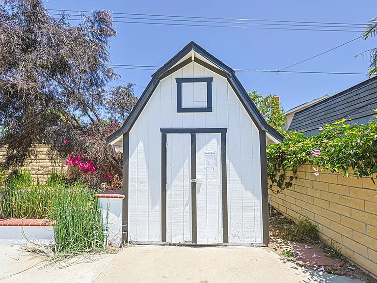 11851 Wisteria Ave — Photo 45
