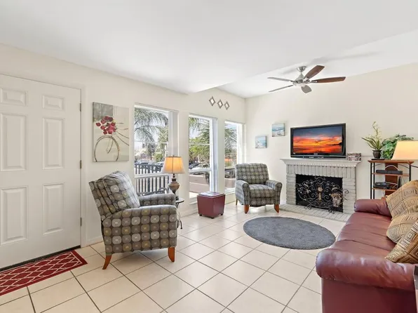 337 Rex Pl, Madeira Beach, FL 33708