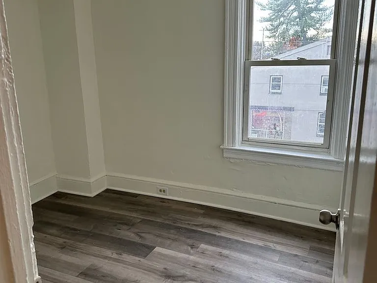 849 Manor St #851 — Photo 11