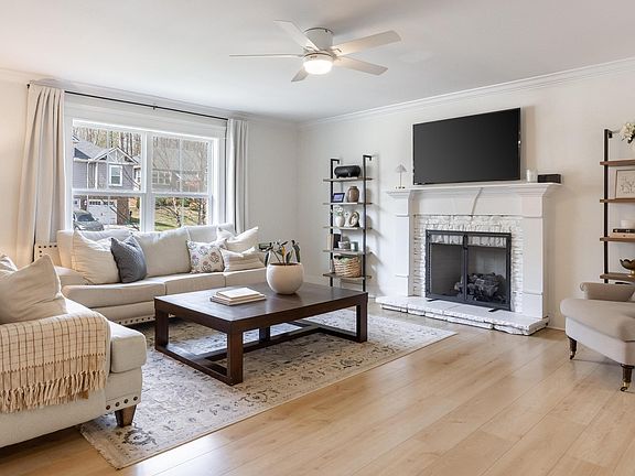 5th image of 9035 Wood Dale Ln #201