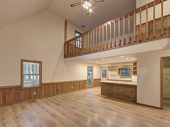 5th image of 121 Twyne Ln