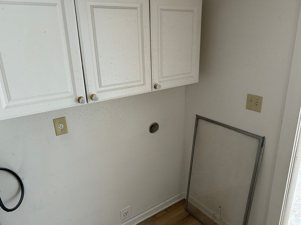 2nd image of 35 Wilwood Ave