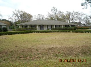 905 Country Club Blvd, Thibodaux, LA 70301