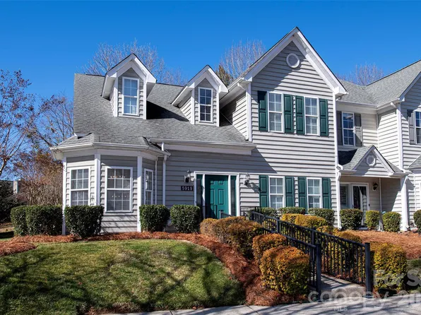 5919 Fitzwilliams Ln, Charlotte, NC 28270