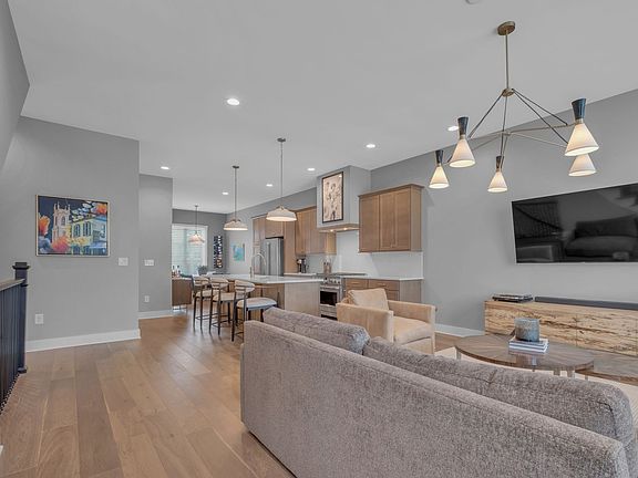 5th image of 1228 4th Ave N #5