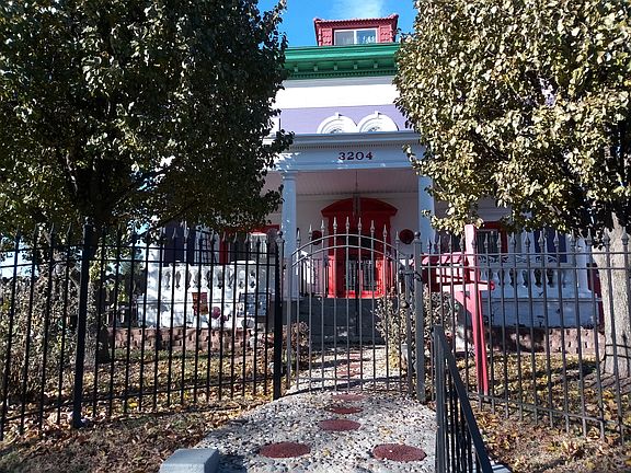 2nd image of 3204 Flora Ave