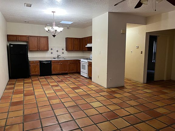 2nd image of 4925 Bond Ct NW