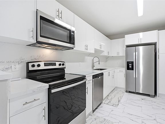 4th image of 401 69th St APT 313