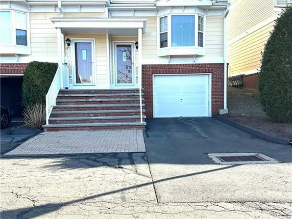 11 Saint John Street #C7, North Haven, CT 06473
