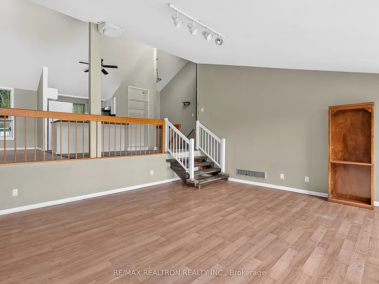 110 Glenwoods Ave — Photo 15