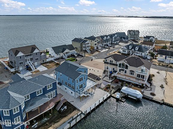 5th image of 86 Bay Shore Drive