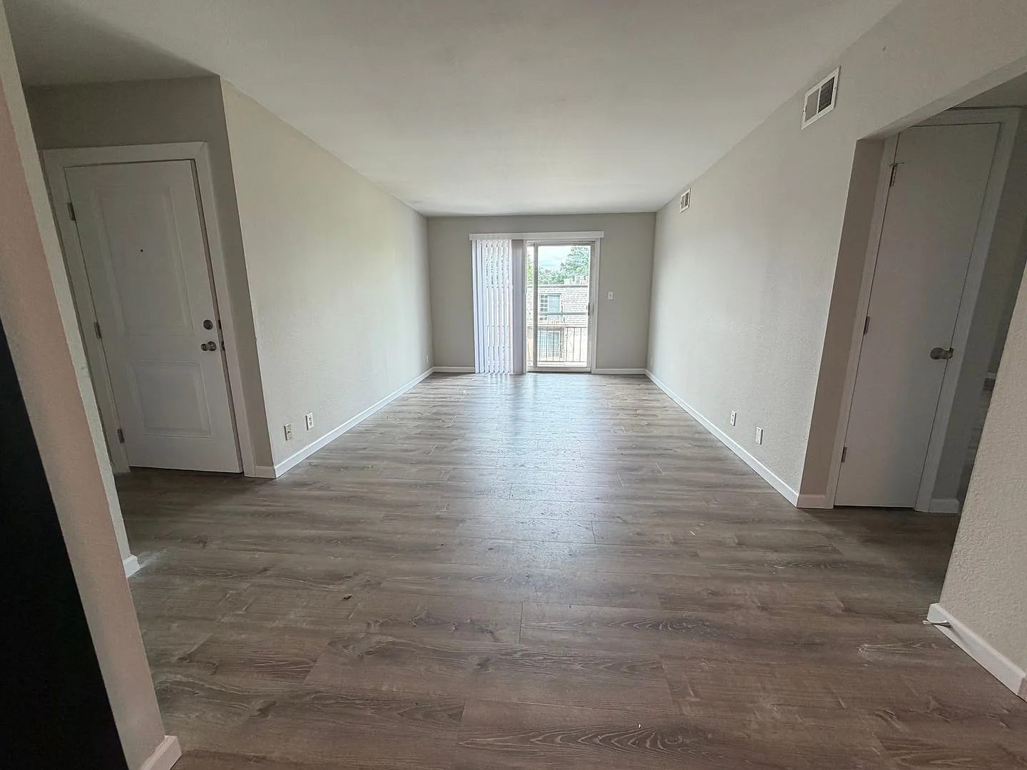 Charming Southside 2-Bedroom Apartment — Photo 3