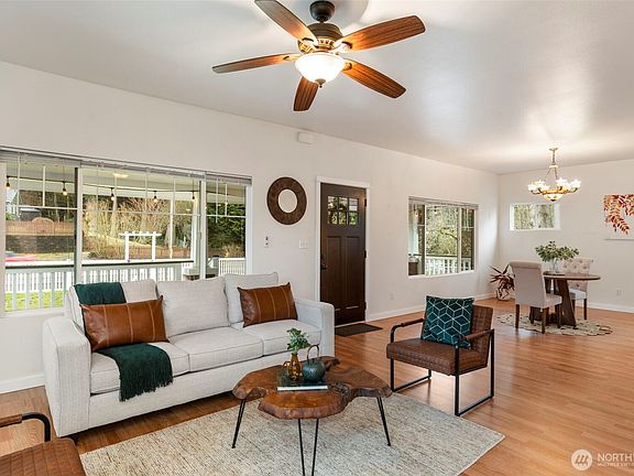 5th image of 5026 Chico Way NW