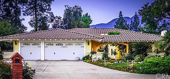 3rd image of 2081 N Vallejo Way