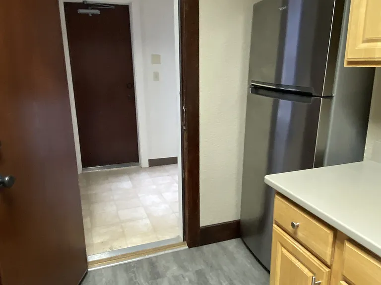 218 N 1st Ave W #7 — Photo 9