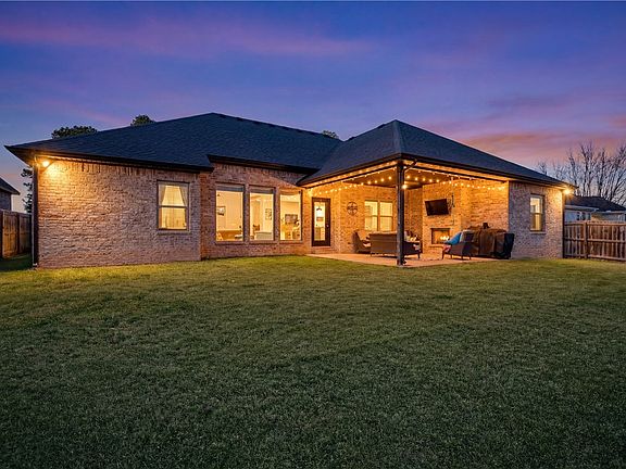 3rd image of 5529 W Poison Springs Dr
