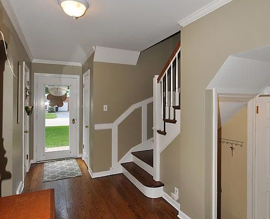 2nd image of 1037 Briarwood Ln