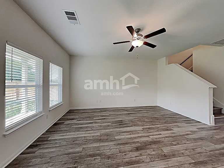 1138 Treeta Trl — Photo 6