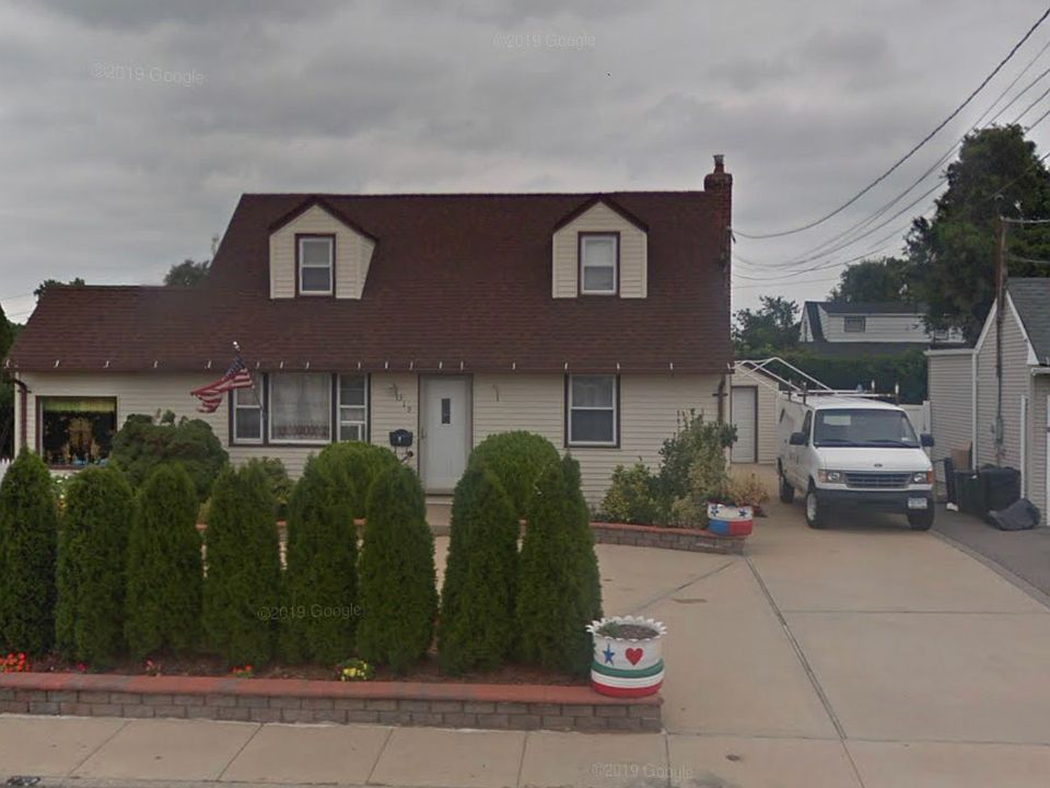 1st image of 319 E Meadow Ave