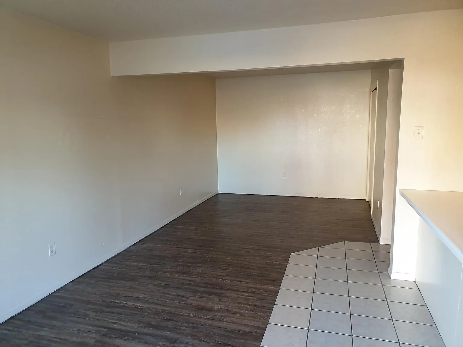 415 N Lorraine Ave — Photo 2