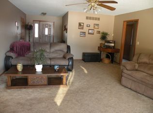5343 SE 77th St, Berryton, KS 66409
