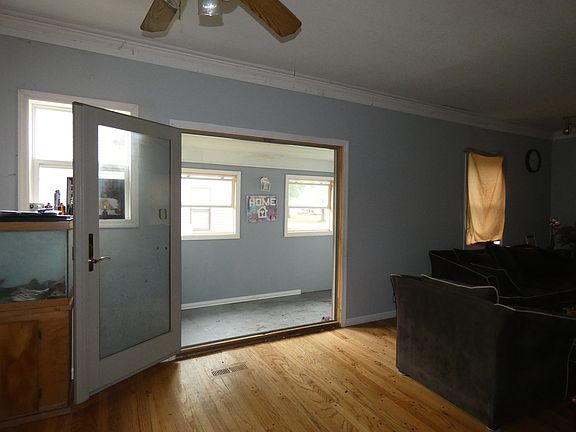 4th image of 248 S Forest Ave