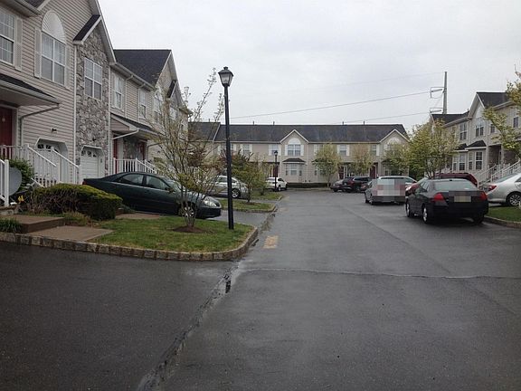 4th image of 11 Edith Dr #2411