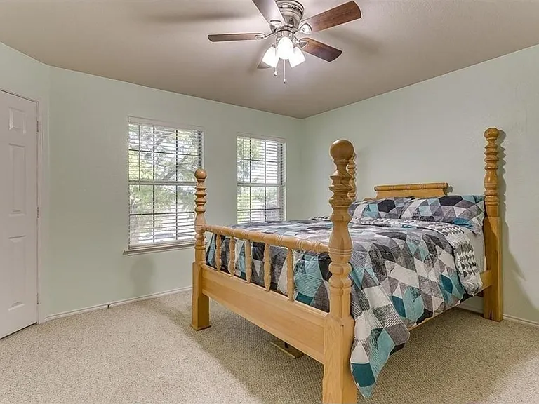 2821 Briargrove Ln — Photo 8