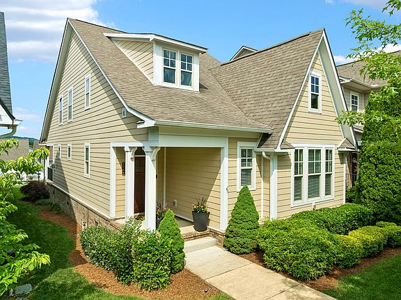 2nd image of 2764 Americus Dr