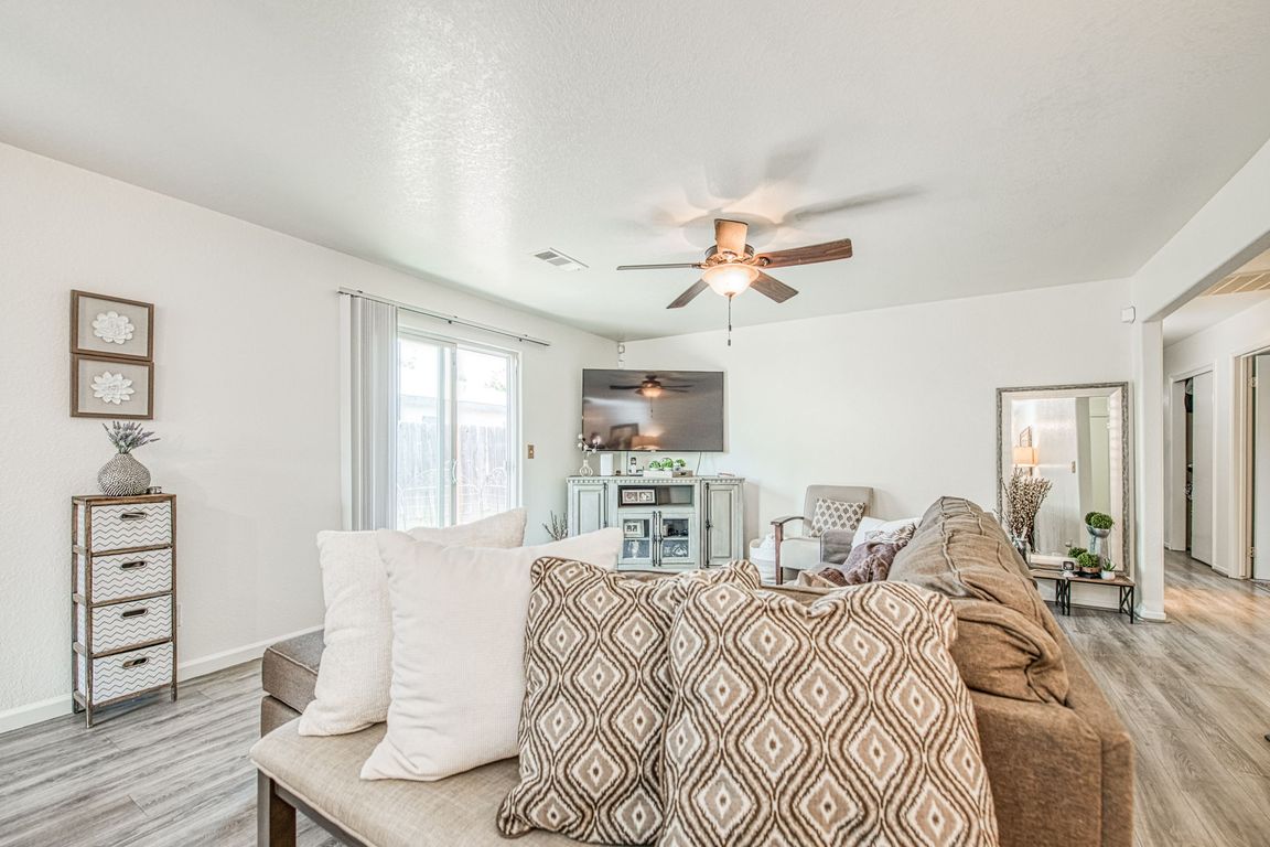 next background image