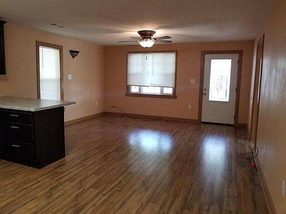 5th image of 202 Cline St