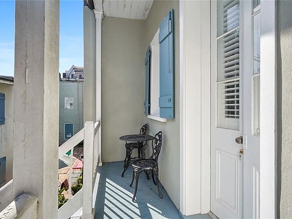4th image of 621 Dauphine St APT 14