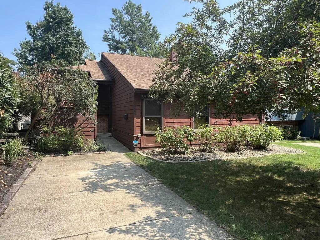 1002 Timber Creek Dr — Photo 1