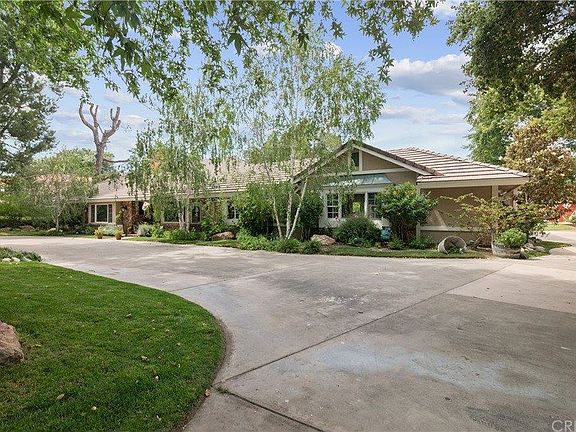 2nd image of 21325 Placerita Canyon Rd