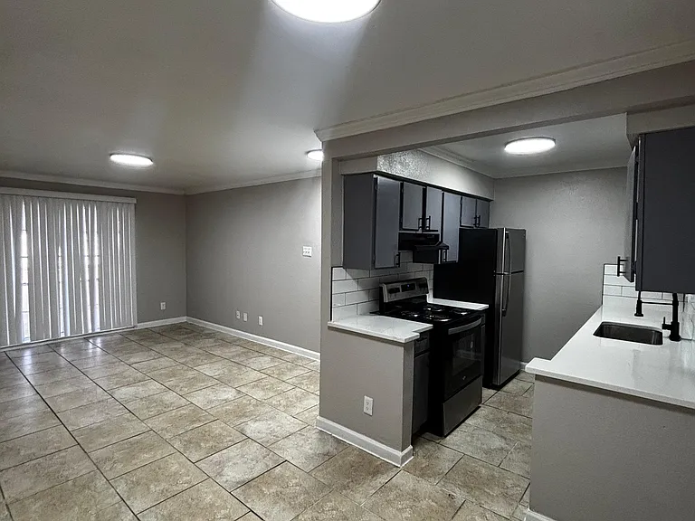 Maderas Apartments — Photo 10