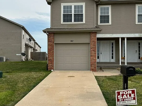 607 Buoy Ct, Chatham, IL 62629