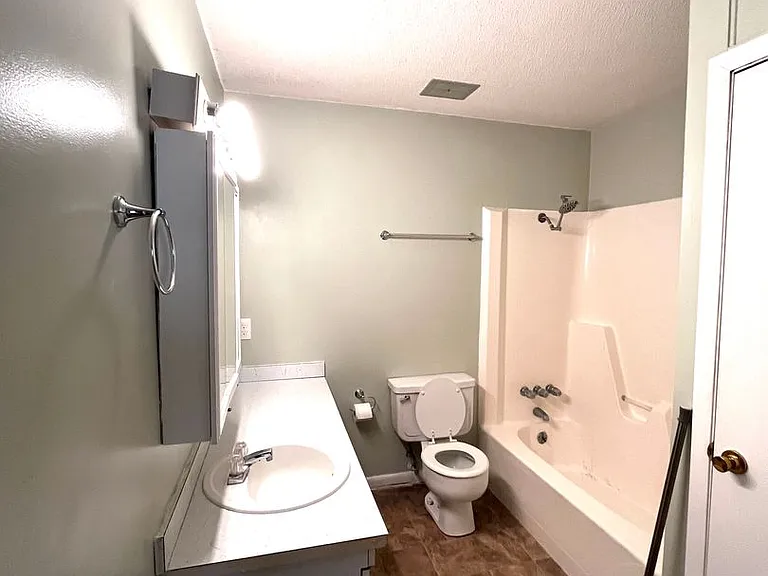 231 Poinsettia Dr — Photo 14