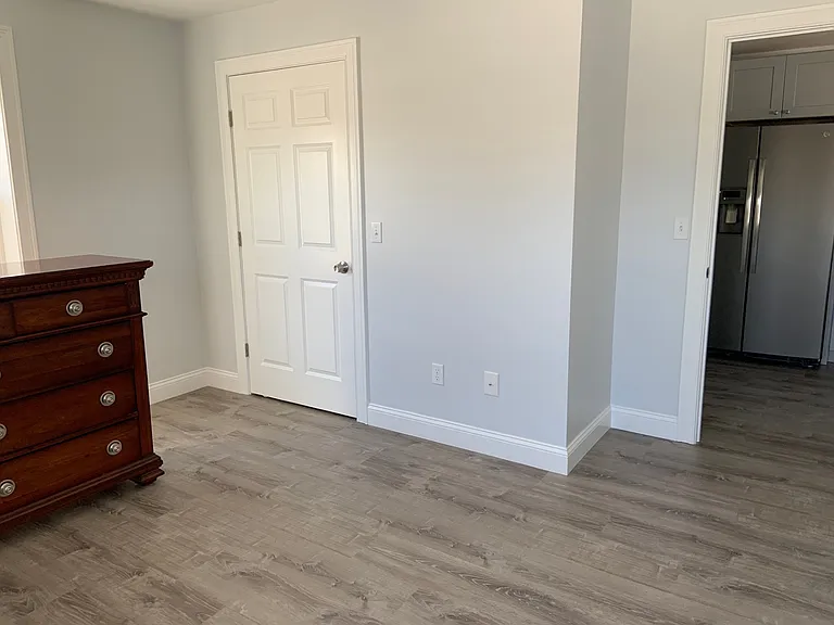 690 Main St #100 — Photo 8