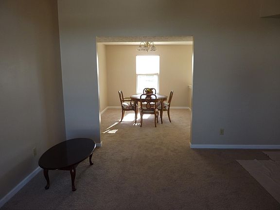 4th image of 3409 Montgomery Dr